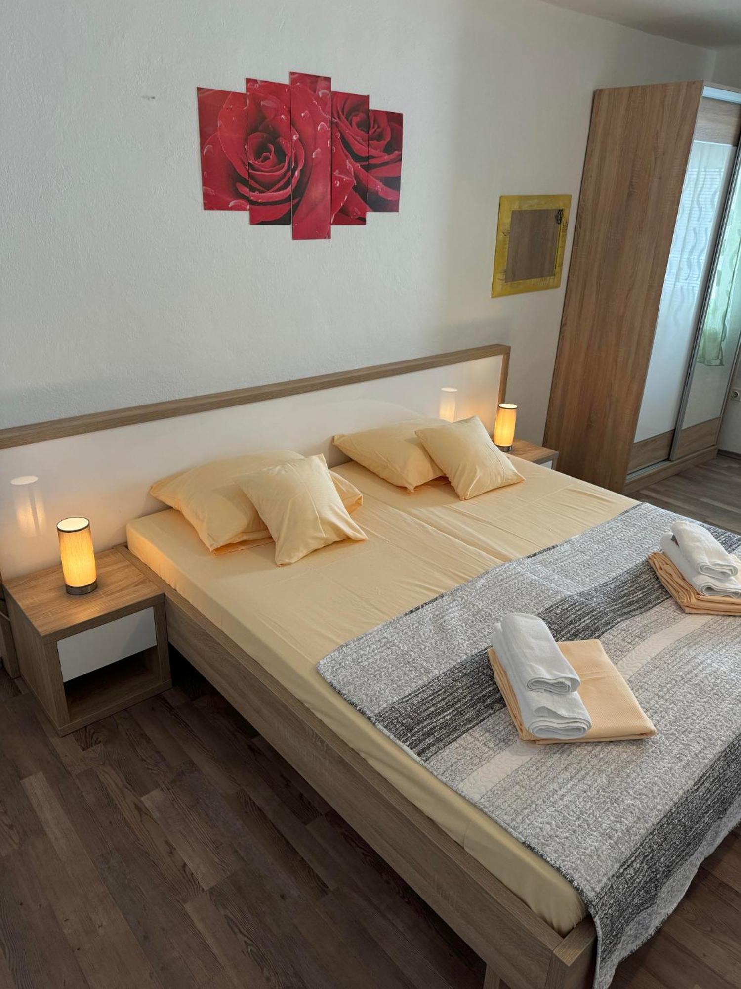 Pag Vero Apartments พาก ภายนอก รูปภาพ